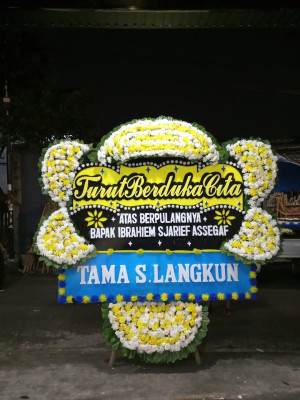 Papan Bunga Duka di Kertak Baru Ulu